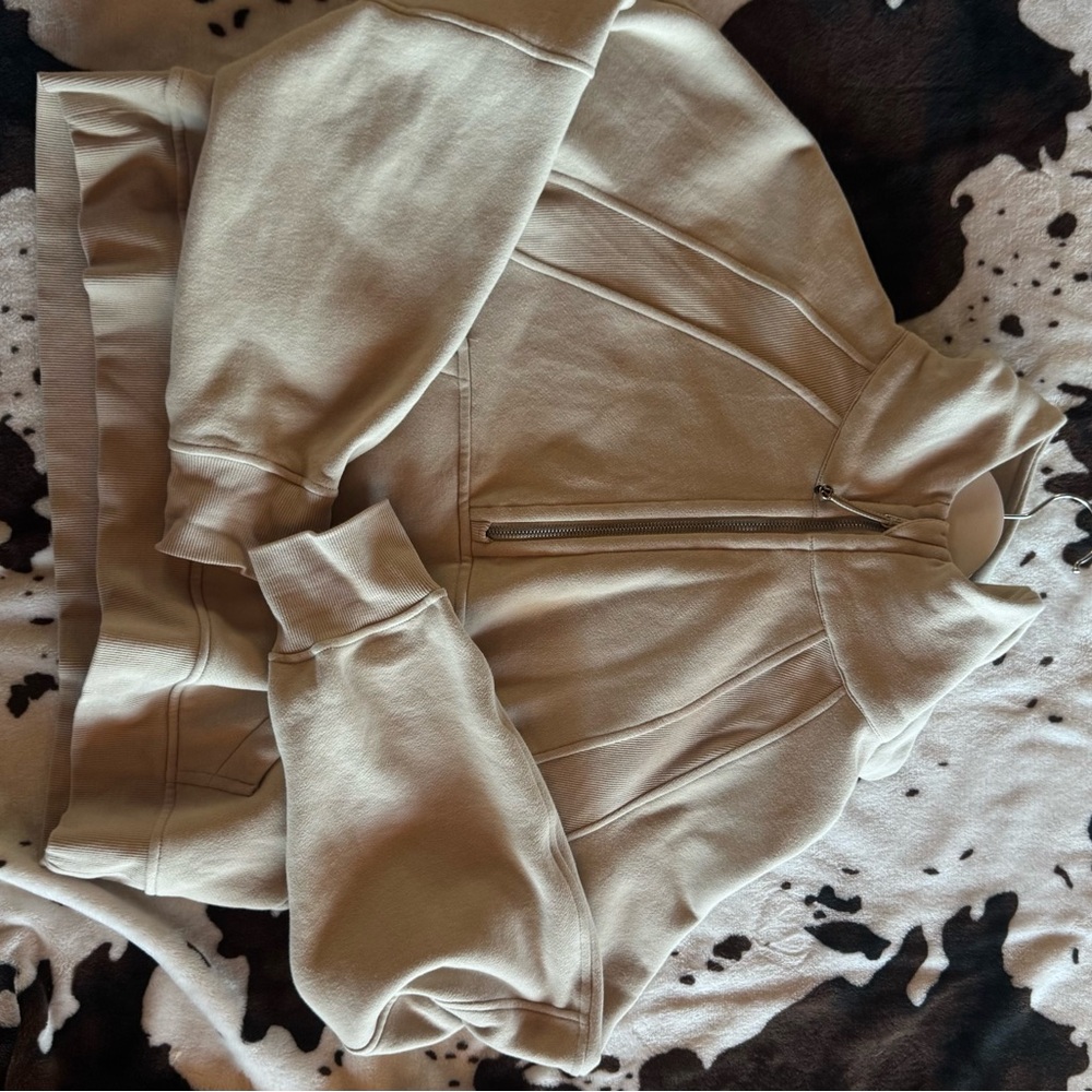 Lululemon Scuba Half zip Mojave Tan M/L EUC